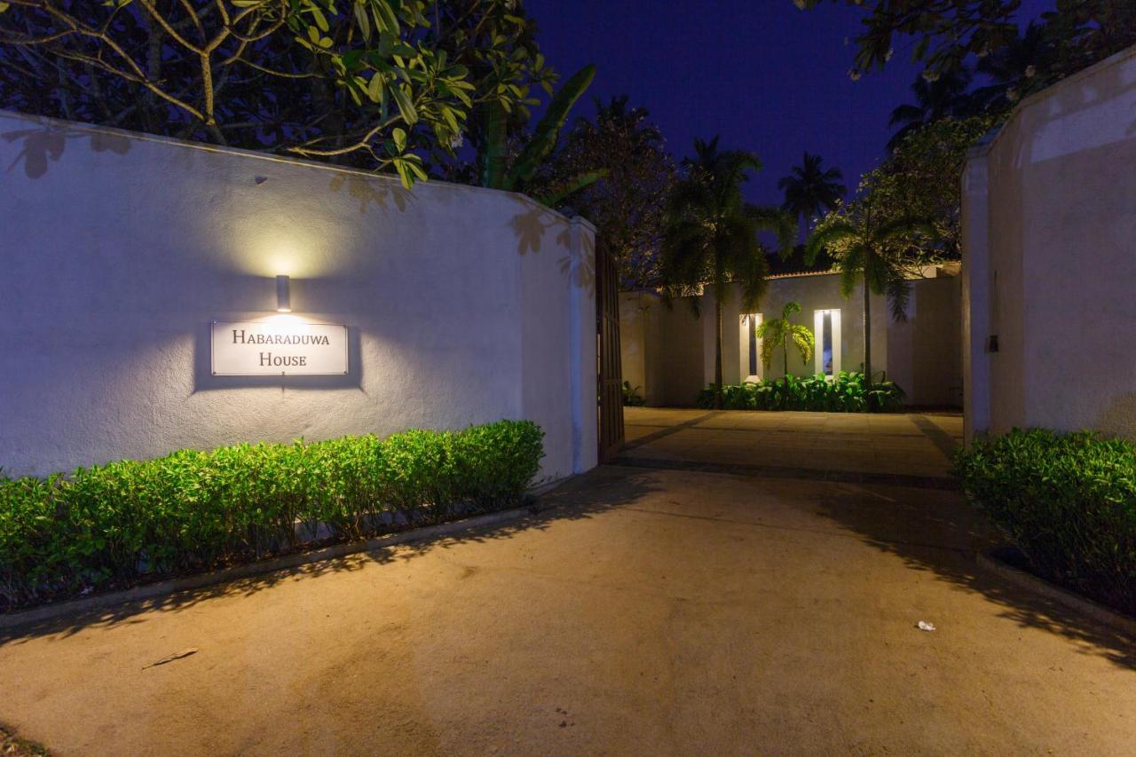 2500m2 4 slaapkamer, 4 privé badkamer in Thalpe Habaraduwa Central Buitenkant foto